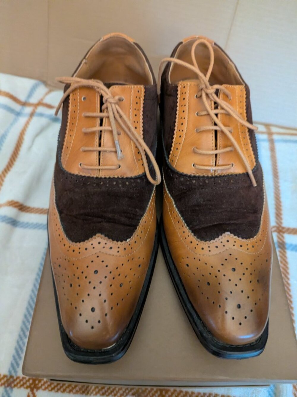 Men's Two-Tone Spectator Wingtip Oxfords Size 10 - Picture 3 of 9